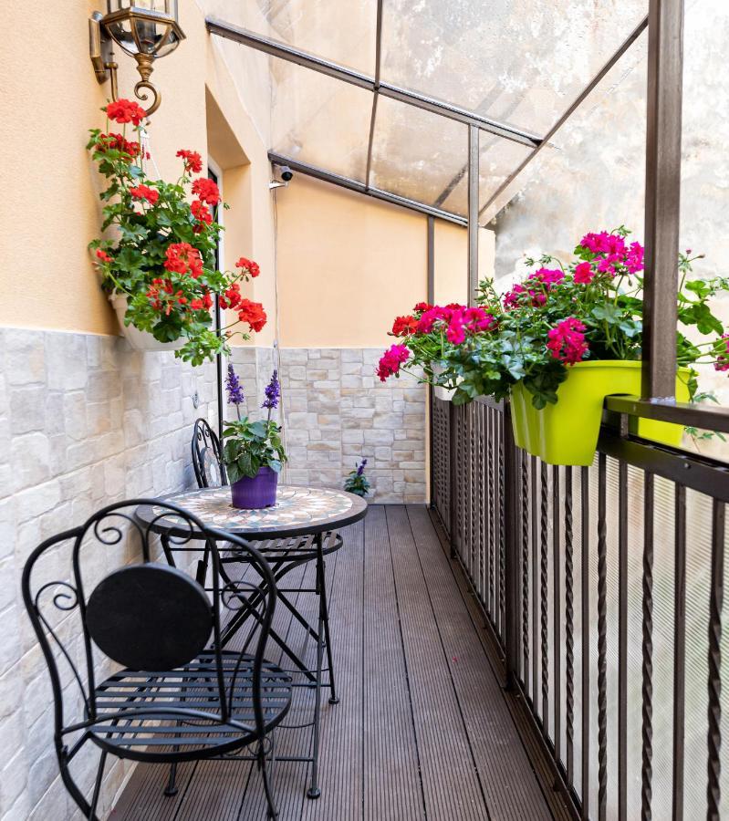 2 - Bedroom Apartments Galicia Lviv Kültér fotó